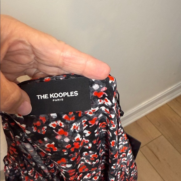 THE KOOPLES PARIS BLOUSE 
VISCOSE 
NWT
SIZE 1 (small) - Picture 6 of 8